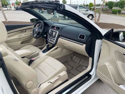 Used 2014 Volkswagen Eos FWD image 58