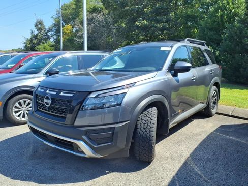 Used 2025 Nissan Pathfinder Rock Creek AWD/4WD image 5