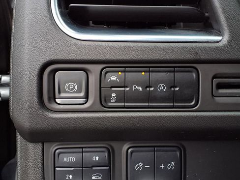 Certified 2023 GMC Yukon XL SLE image 22