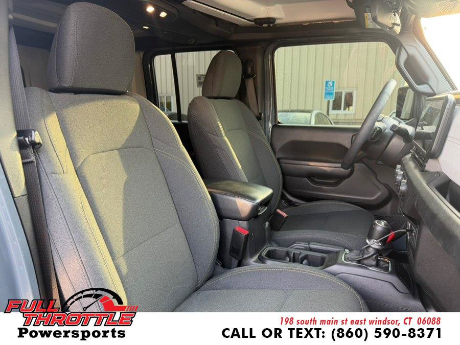 Used 2024 Jeep Wrangler Unlimited w/ Convenience Group AWD/4WD image 13