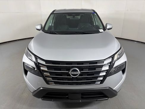 Used 2024 Nissan Rogue SV FWD image 3