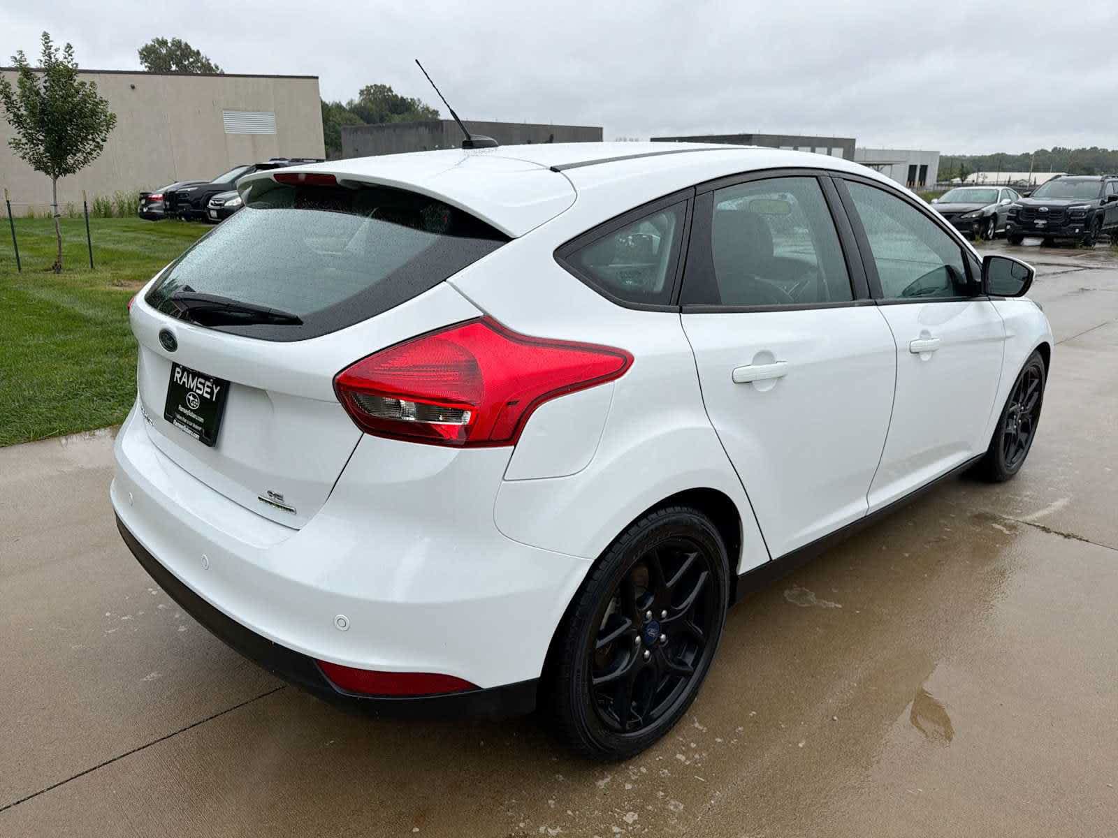 Used 2016 Ford Focus SE w/ Equipment Group 201A FWD image 6