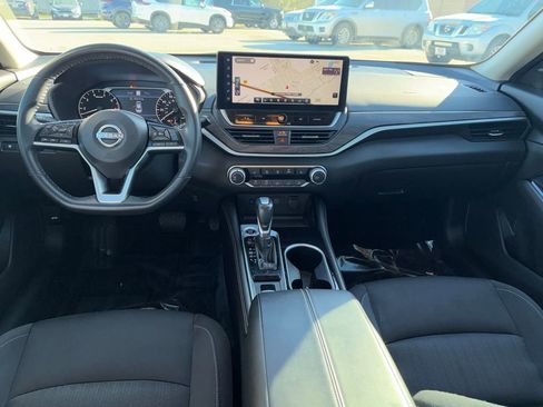 Used 2023 Nissan Altima 2.5 SV w/ SV Premium Package image 21