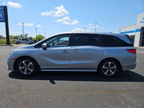 Used 2020 Honda Odyssey Touring image 2