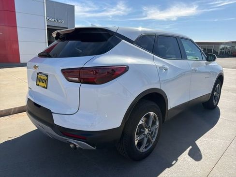 Used 2025 Chevrolet Blazer LT FWD image 7