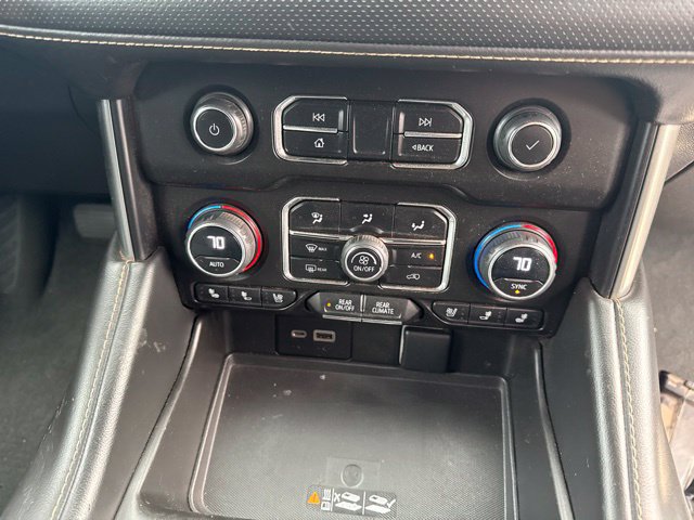 Used 2023 Chevrolet Suburban Premier AWD/4WD image 17