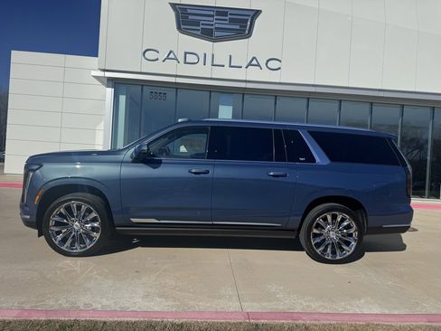 New 2026 Cadillac Escalade ESV Luxury w/ LPO, Radiant Package image 2