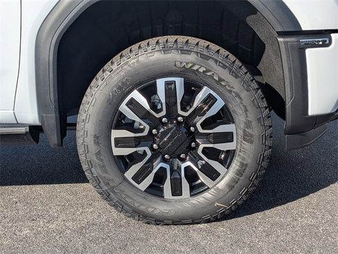 New 2026 GMC Sierra 2500 Denali Ultimate image 11