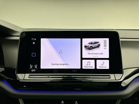 Used 2024 Volkswagen Atlas Peak Edition SE AWD/4WD image 27