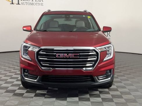 Used 2023 GMC Terrain SLT w/ Infotainment Package II FWD image 3