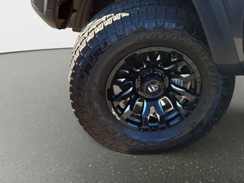 Used 2022 Toyota Tacoma TRD Off-Road w/ TRD Premium Off Road Package AWD/4WD image 34