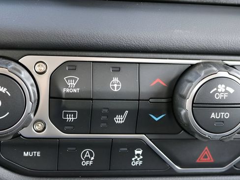 New 2026 Jeep Wrangler Unlimited Sahara AWD/4WD image 25