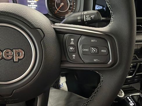 New 2026 Jeep Gladiator Sport AWD/4WD image 11