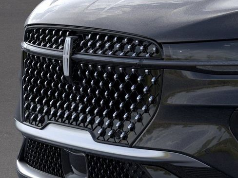 New 2026 Lincoln Nautilus Reserve image 17