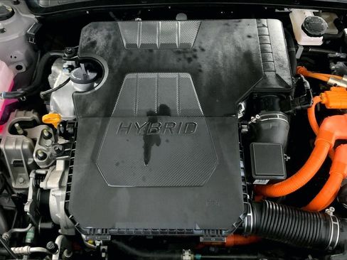 Used 2025 Hyundai Elantra Limited FWD image 31