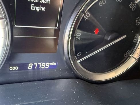 Used 2018 Lexus LX 570 4WD image 4