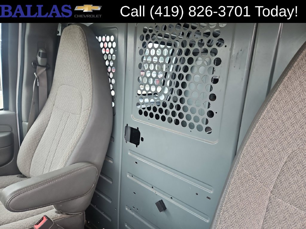 Used 2015 GMC Savana 2500 RWD image 18