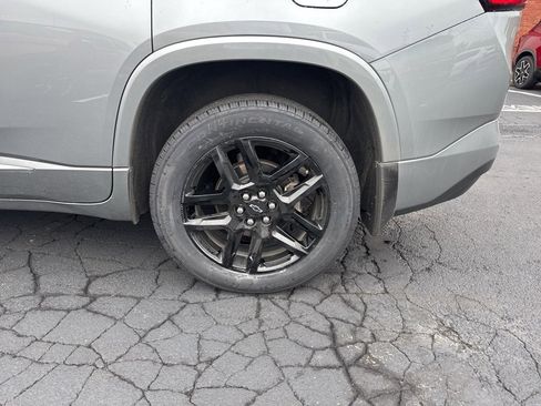 Used 2023 Chevrolet Traverse Premier image 13