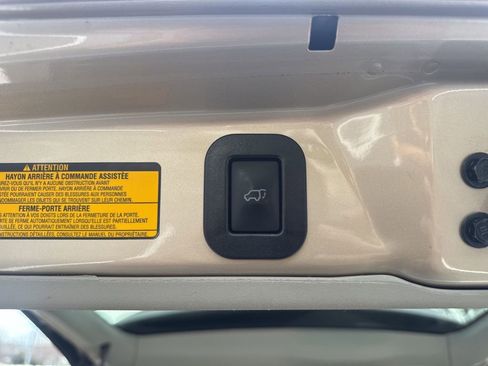 Used 2013 Toyota Sienna Limited image 16