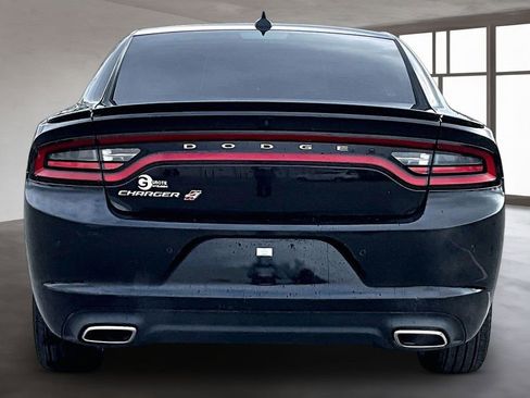 Used 2019 Dodge Charger SXT image 5