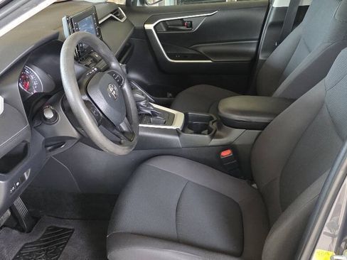 Used 2020 Toyota RAV4 LE w/ Carpet Mat Package FWD image 17