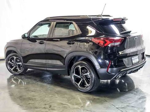 Used 2023 Chevrolet TrailBlazer RS w/ Convenience Package FWD image 9
