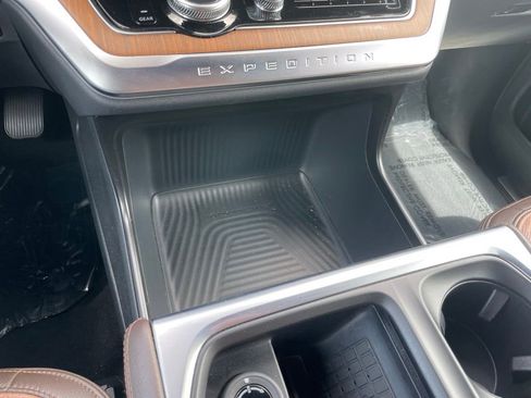 Used 2025 Ford Expedition Max King Ranch AWD/4WD image 16
