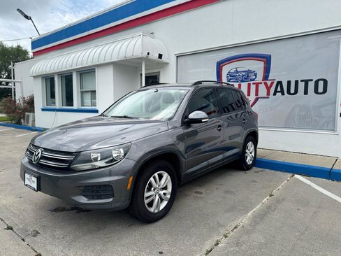 Used 2016 Volkswagen Tiguan S FWD image 12