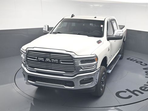 Used 2024 RAM 2500 Laramie AWD/4WD image 13