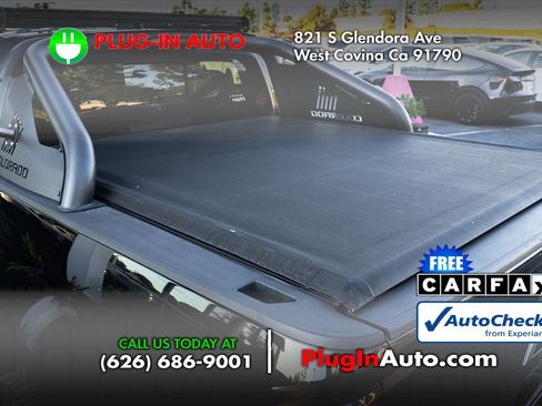 Used 2018 Chevrolet Colorado Z71 w/ Z71 Midnight Edition image 9