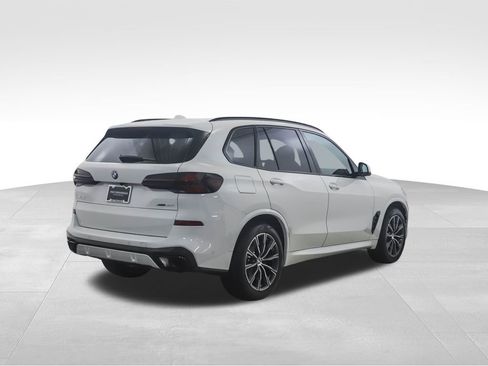Used 2026 BMW X5 xDrive40i w/ M Sport Package image 5