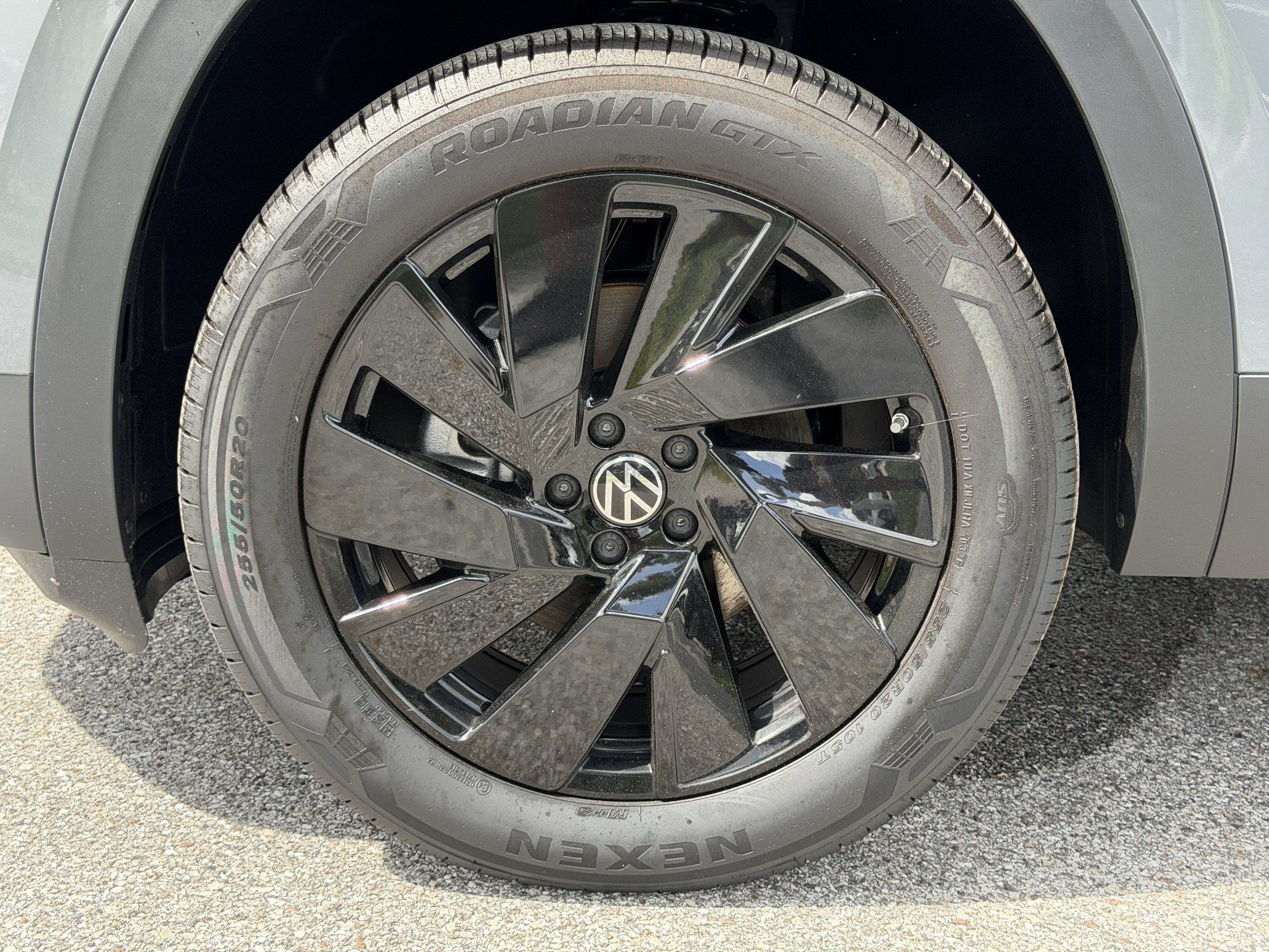 New 2026 Volkswagen Atlas Cross Sport SE FWD image 33