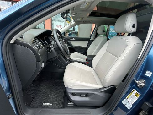 Used 2019 Volkswagen Tiguan SE w/ Panoramic Sunroof Package AWD/4WD image 10
