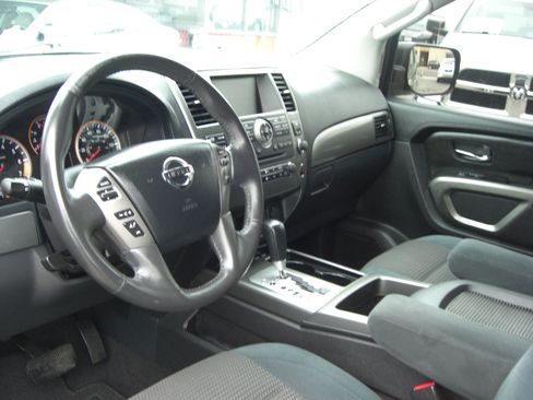 Used 2015 Nissan Armada SV image 6