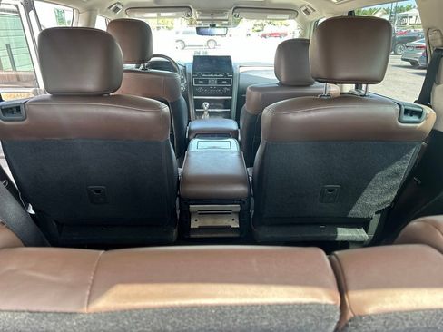 Used 2023 INFINITI QX80 Premium Select w/ All-Season Package AWD/4WD image 29