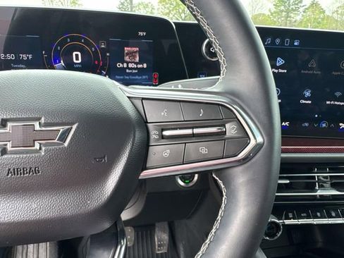 Used 2025 Chevrolet Traverse Z71 w/ Driver Confidence Package AWD/4WD image 45