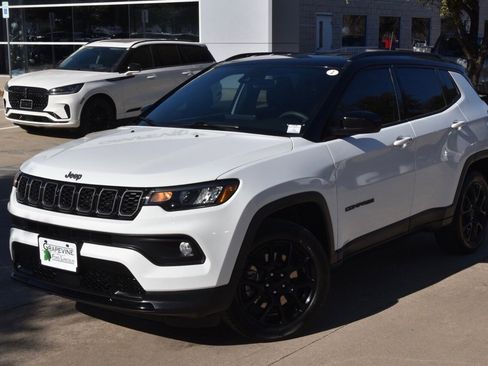 Used 2024 Jeep Compass Latitude w/ Altitude Special Edition image 37