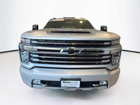 Used 2023 Chevrolet Silverado 2500 High Country image 2