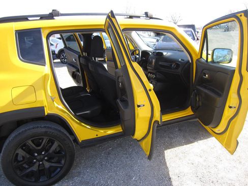 Used 2017 Jeep Renegade Altitude image 13