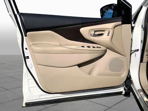 Used 2019 Nissan Murano Platinum w/ Cargo Package FWD image 22