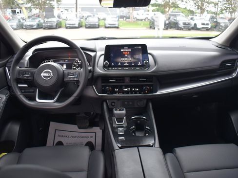 Certified 2024 Nissan Rogue SV w/ SV Premium Package FWD image 30