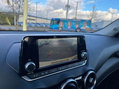 Used 2025 Nissan Sentra S image 22