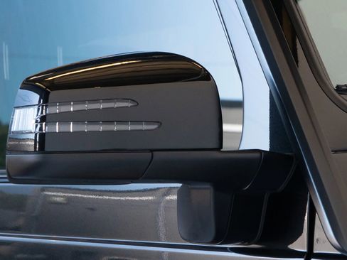 Used 2017 Mercedes-Benz G 550 Squared image 27