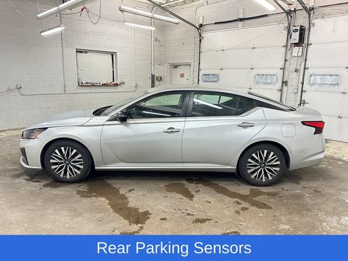 Used 2024 Nissan Altima 2.5 SV FWD image 6