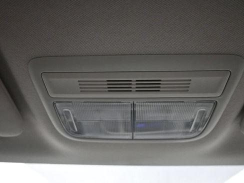 Certified 2022 Honda HR-V LX image 17