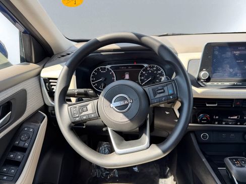 Used 2023 Nissan Rogue SV FWD image 17