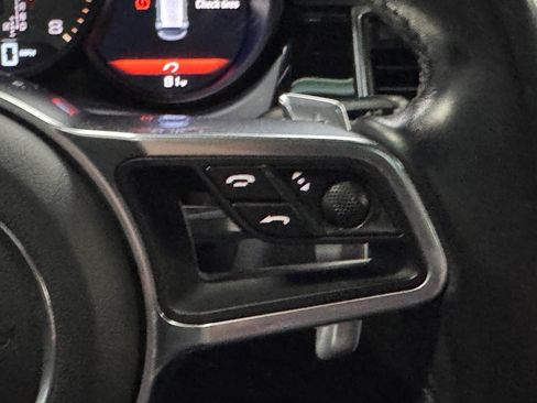 Used 2018 Porsche Macan S image 27