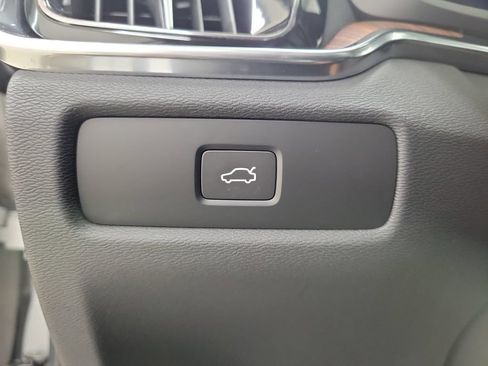 New 2025 Volvo S60 B5 Plus w/ Protection Package Premier FWD image 32