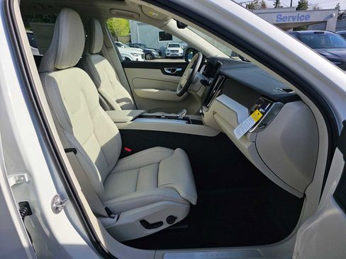 New 2026 Volvo XC60 B5 Ultra w/ Climate Package AWD/4WD image 11