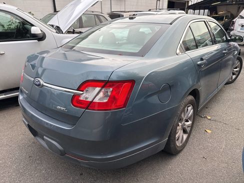 Used 2010 Ford Taurus SEL image 3